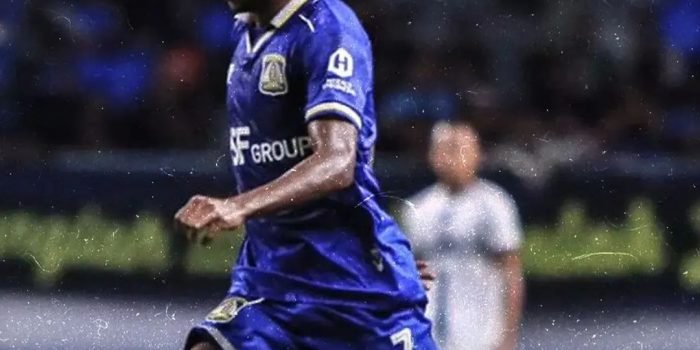 Pemain Persiba Balikpapan Freddy Isir berhasil Mencetak Gol pada laga kandang perdana dan Meraih Poin Penuh Kontra Persipura Jayapura dengan Skor akhir 2-1, Sabtu (3/9/2022). Foto: Ist.