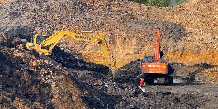 Kasus Penambangan Ilegal di Samboja Kaltim, Petugas Amankan 2 Pelaku dan 2 Unit Excavator PC 210  