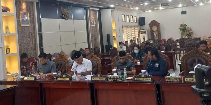 DPRD Balikpapan Dengarkan Penyampaian Wali Kota Terhadap Pemandangan Umum Fraksi DPRD  
