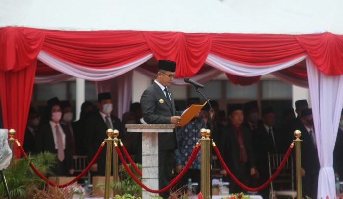 Wali Kota Balikpapan H Rahmad Mas'ud saat memimpin upacara dalam memperingati Hari Kesaktian Pancasila, di Halaman Kantor Wali Kota Balikpapan, Sabtu (01/10/2022). Foto: BorneoFlash.com/Niken.