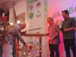 Wakil Ketua DPRD Balikpapan Sabaruddin Panrecalle (Kedua Kanan) saat menghadiri pembukaan Jambore Nasional Generasi Hijau ke VIII di Royal Suite Hotel, Senin (3/9/2022) malam. Foto: BorneoFlash.com/Niken Sulastri.