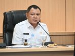 Bupati Paser dr Fahmi Fadli langsung beri perintah agar dilakukan perbaikan Jembatan Gantung Dusun Belebak. Foto: HO/Humas Pemkab Paser.