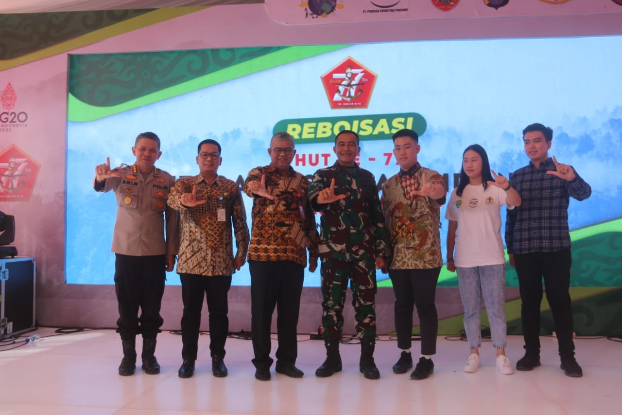 Kodam VI/Mlw Laksanakan Reboisasi dan Reklamasi dalam Rangka Peringatan HUT ke 77 TNI