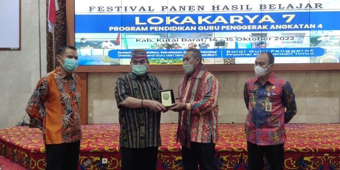 Bupati Kutai Barat (Kubar) FX Yapan harapkan para Guru Penggerak dapat membagikan berbagai aksi nyata dan mampu membawa perubahan baik yang berdampak di seluruh lingkungan sekolah yang berada di Wilayah Kabupaten Kubar. Foto: BorneoFlash.com/Lilis.