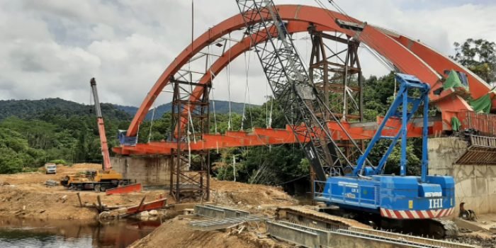 Pemerintah Kabupaten (Pemkab) Mahulu, melalui DPUPR optimis Pembangunan jembatan penghubung jalan trans Mahulu di Kampung Long Melaham, Kecamatan Long Bagun, Mahulu terus dikebut dalam 2 bulan kedepan. Foto: HO.