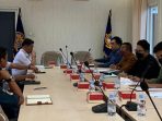 KPPU Kanwil V Kalimantan, Manaek SM Pasaribu selaku Kepala Kantor Wilayah KPPU Kanwil V Balikpapan, didampingi Satuan Tugas Investigator telah melakukan pengumpulan bahan keterangan terkait dengan isu-isu pelanggaran persaingan usaha pada sektor kepelabuhanan yang terjadi di Kalimantan Timur, Rabu (12/10/2022). Foto: BorneoFlash.com/Ist.