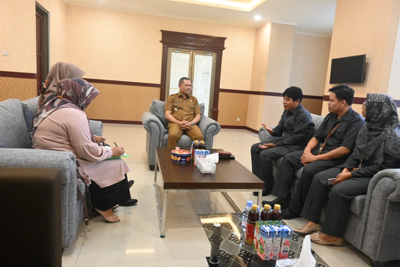 Terima Kunjungan Kepala BPS, Fahmi Fadli Ajak Masyarakat Kabupaten Paser Sukseskan Regsosek 2022  