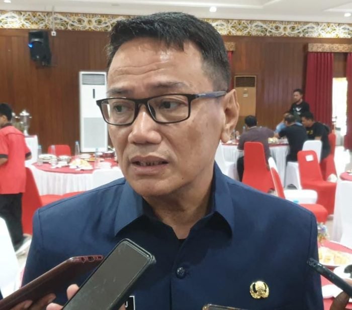 Kepala Dinas Lingkungan Hidup (DLH) Kota Balikpapan Sudirman Djayaleksana. Foto: BorneoFlash.com/Niken Sulastri.