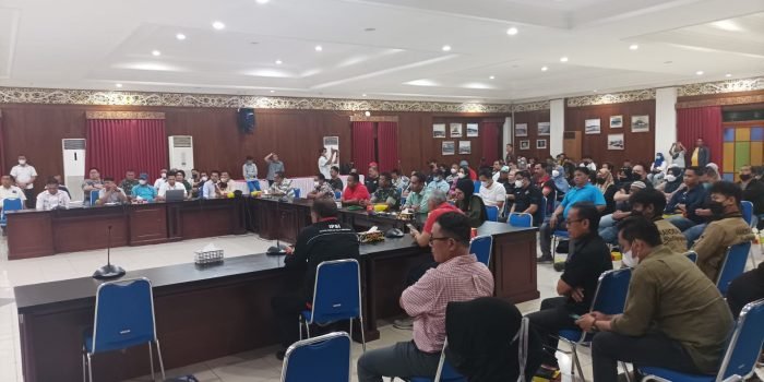 Wali Kota Balikpapan H Rahmad Mas'ud saat pertemuan dengan Cabang Olahraga Kota Balikpapan di Auditorium Kota Balikpapan, pada hari Rabu (26/10/2022).(Foto:BorneoFlash.com/Niken).