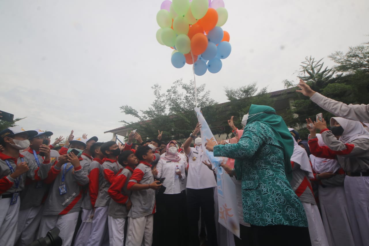 Wali Kota Balikpapan H Rahmad Mas'ud menghadiri Gerakan Nasional Aksi Bergizi di SMPN 1 Balikpapan, pada hari Rabu (26/10/2022). 