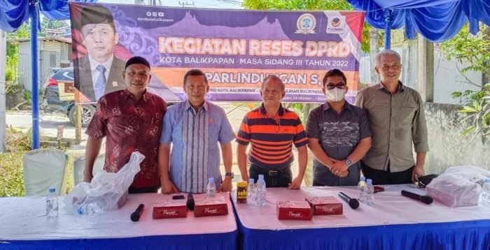 Anggota DPRD Balikpapan Parlindungan Sihotang menggelar reses di Perumahan BDS 2 RT 36 Kelurahan Sungai Nangka, Balikpapan Selatan, Minggu (30/11/2022). Foto: BorneoFlash.com/Niken Sulastri.