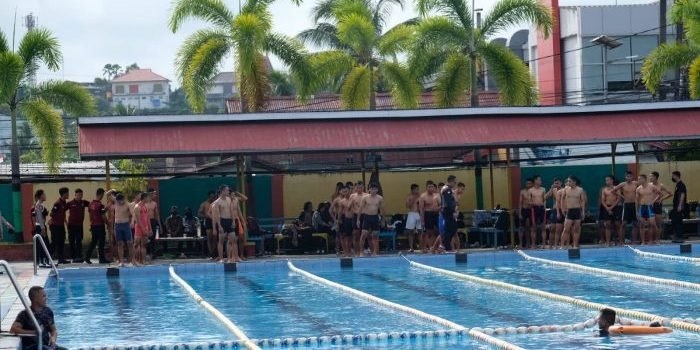 Polda Kaltim Laksanakan Tes Renang Untuk 93 Orang Calon Bintara Polri Rekpro  