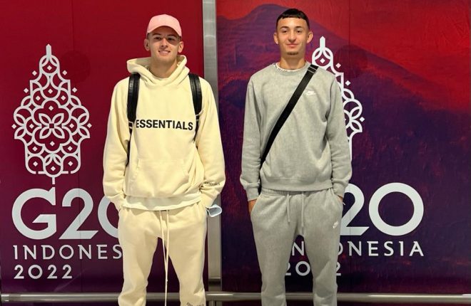 Dua pemain calon naturalisasi Tim U-20 Indonesia, Justin Hubner dan Ivan Jenner tiba di Jakarta pada Minggu (23/10/2022). Foto: HO/pssi.org