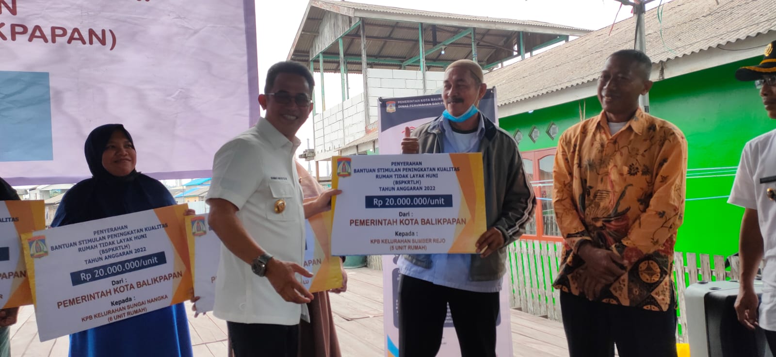 Wali Kota Balikpapan Serahkan Bantuan BSPK RTLH, Bersumber dari APBD Perubahan 2022