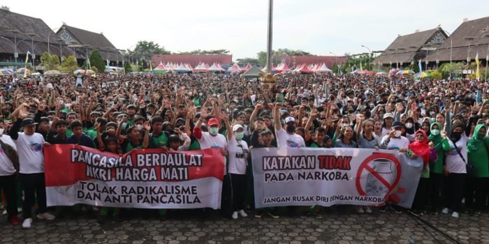 Rangakaian Hari Ulang Tahun (HUT) ke-23 Kabupaten Kutai Barat (Kubar) digelar jalan santai Dahau Colour Fun Walk 2022 pada Jumat (4/11/2022) pagi. Foto: BorneoFlash.com/Lilis.
