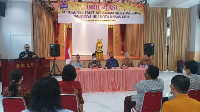 WALUBI Kota Balikpapan menginisiasi kegiatan orientasi kerukunan umat beragama dalam menyongsong IKN Nusantara, di Aula Vihara Buddha Maitreya, pada hari Sabtu (6/10/2022). Foto: BorneoFlash.com/Niken Sulastri.