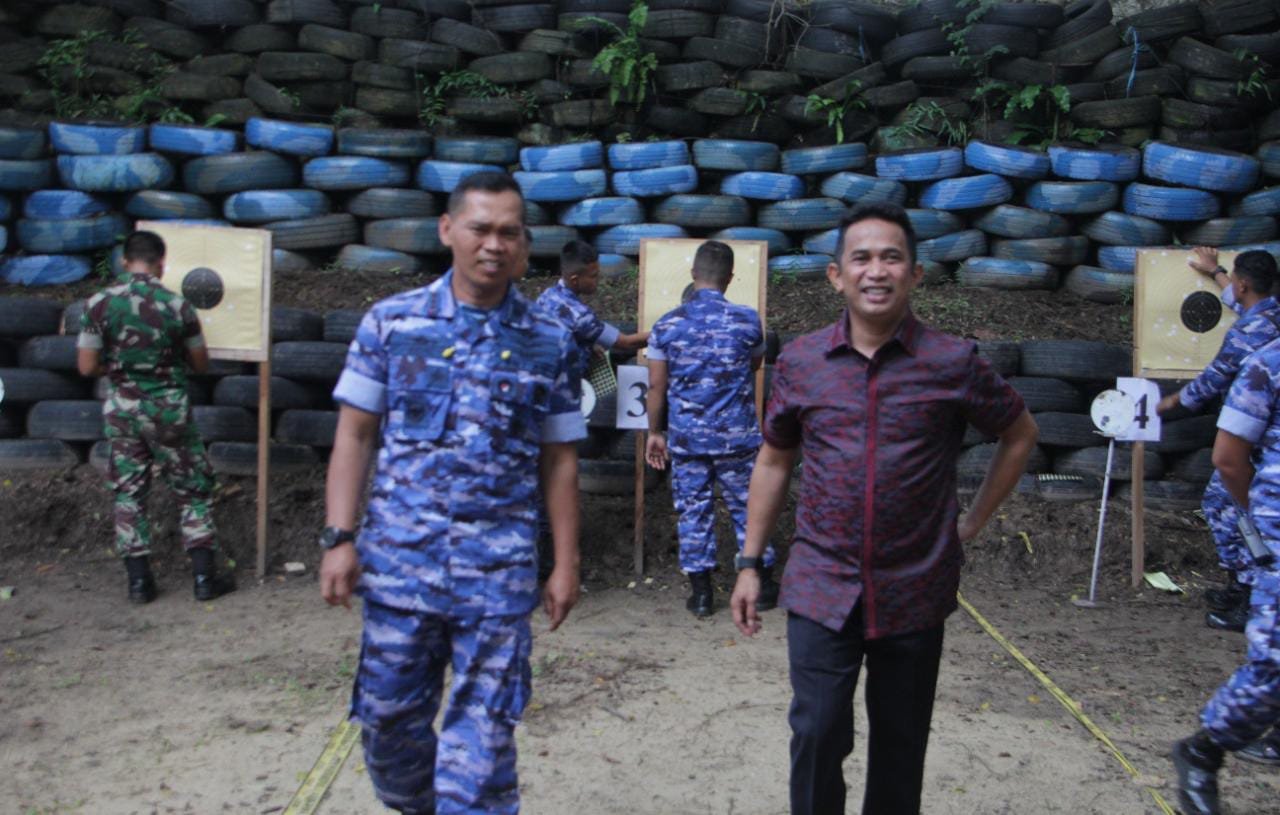 Lanud Dhomber Gelar Latihan Menembak Sebagai Bentuk Silaturahmi 
