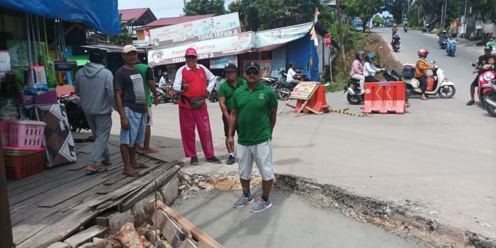 LPM Gunung Samarinda Tinjau Pelaksanaan Pengerjaan Pelebaran Jalan Kampung Timur 
