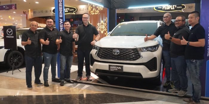 Gunakan Teknologi Toyota Hybrid System, All New Kijang Innova Zenix Dikenalkan di Balikpapan