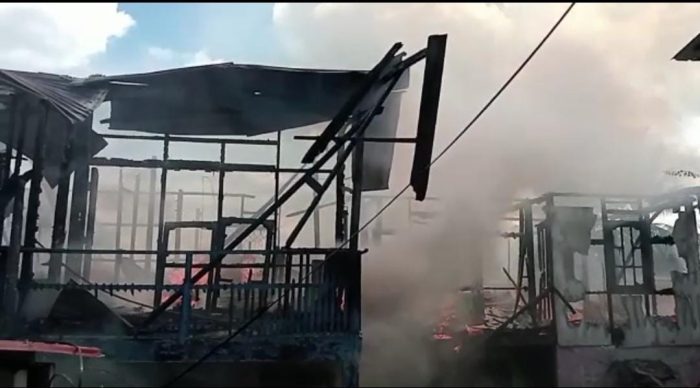 Kebakaran yang terjadi di RT 4 Kelurahan Karang Jati, Kecamatan Balikpapan Tengah, pada hari Senin (28/11/2022). Foto: BorneoFlash.com/Ist.