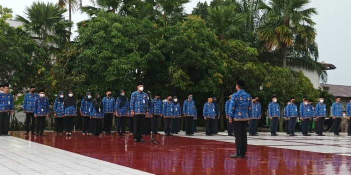 Pemkot Balikpapan Laksanakan Kegiatan upacara dan ziarah ke TMP Dharma Agung, dalam rangka HUT ke 51 Korpri, di Jalan Marsma R Iswahyudi, pada hari Selasa (29/11/2022). Foto: BorneoFlash.com/Niken Sulastri.