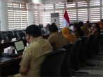 Kementerian Dalam Negeri dan Sekretariat Kabinet melakukan monitoring dan evaluasi terkait pemantauan kinerja Anggaran Pendapatan Belanja Daerah di Kota Balikpapan, di Ruang Rapat I Kantor Wali Kota Balikpapan, pada hari Senin (5/12/2022). Foto: BorneoFlash.com/Niken Sulastri.