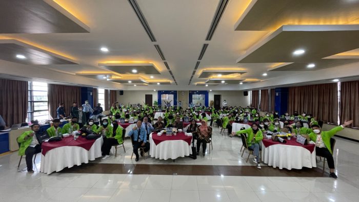Kanwil DJP Kaltimtara menyambut kehadiran 203 mahasiswa Politeknik Negeri Samarinda lakukan kunjungan industri di Komplek Pajak Kanwil DJP Kaltimtara, Jalan Ruhui Rahayu No. 1 Ringroad, Kota Balikpapan, Rabu (7/12/2022). Foto: BorneoFlash.com/Ist.