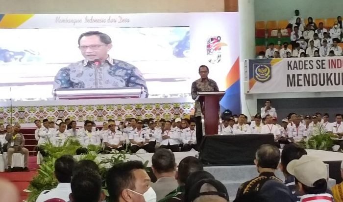 Menteri Dalam Negeri Tito Karnavian saat memberikan arahan Rapat Koordinasi  Nasional (Rakornas) Desa Tahun 2022 berlangsung di Balikpapan Sport Convention Center (BSCC/DOME) Kota Balikpapan, pada hari Minggu (18/12/2022). Foto: BorneoFlash.com/Niken Sulastri.