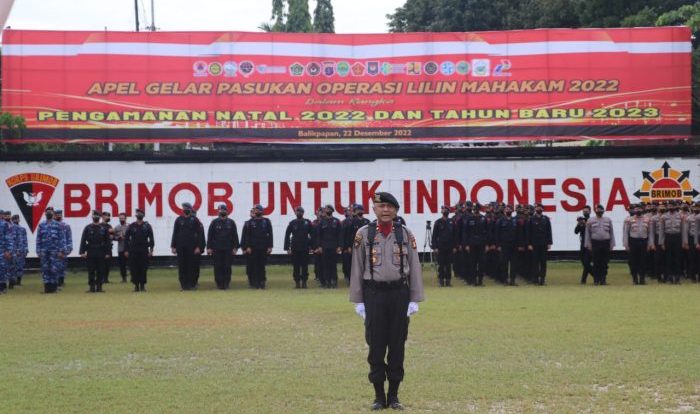 Polda Kalimantan Timur menggelar Apel Pasukan dalam rangka Operasi Lilin Mahakam 2019 di Lapangan SPN Polda Kaltim, Kamis (22/12/2022). Foto: HO/Humas Polda Kaltim.