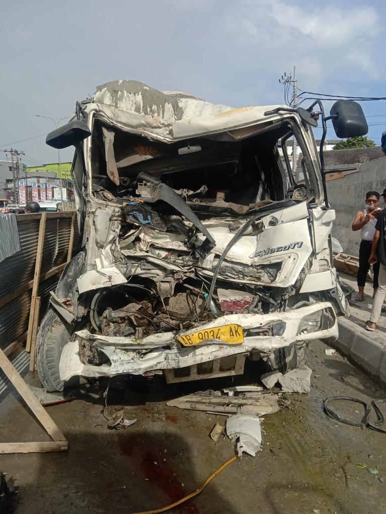 Foto Lakalantas Muara Rapak