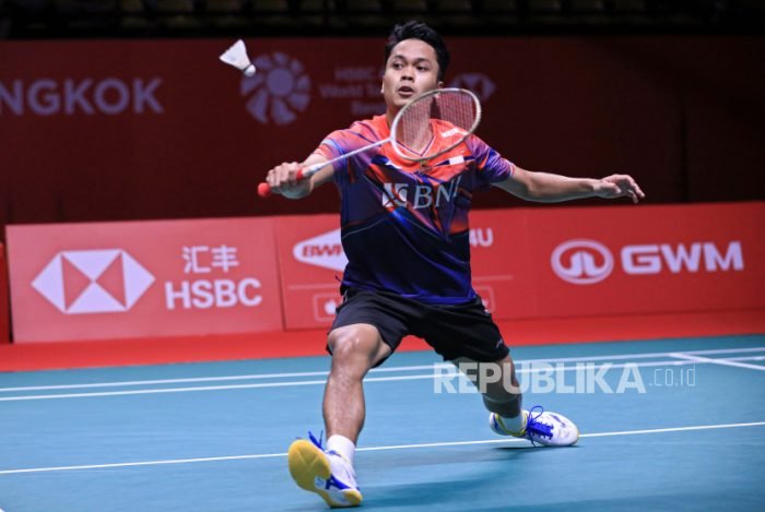 Tunggal putra Indonesia Anthony Sinisuka Ginting melewati babak pertama Malaysia Open 2023 usai mengalahkan wakil Hong Kong Ng Ka Long dengan skor 17-21, 21-18, 21-18 di Axiata Arena, Kuala Lumpur, Malaysia, Selasa (10/1/2023). Tunggal putra Indonesia Anthony Sinisuka Ginting melewati babak pertama Malaysia Open 2023 usai mengalahkan wakil Hong Kong Ng Ka Long dengan skor 17-21, 21-18, 21-18 di Axiata Arena, Kuala Lumpur, Malaysia, Selasa (10/1/2023).