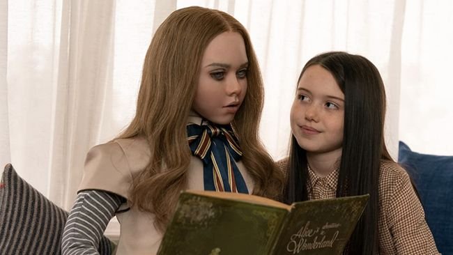 M3GAN, film horor berbalut sci-fi, berkisah tentang robot dengan kecerdasan buatan yang membawa teror bagi pemiliknya. (dok. Universal Pictures via IMDb)