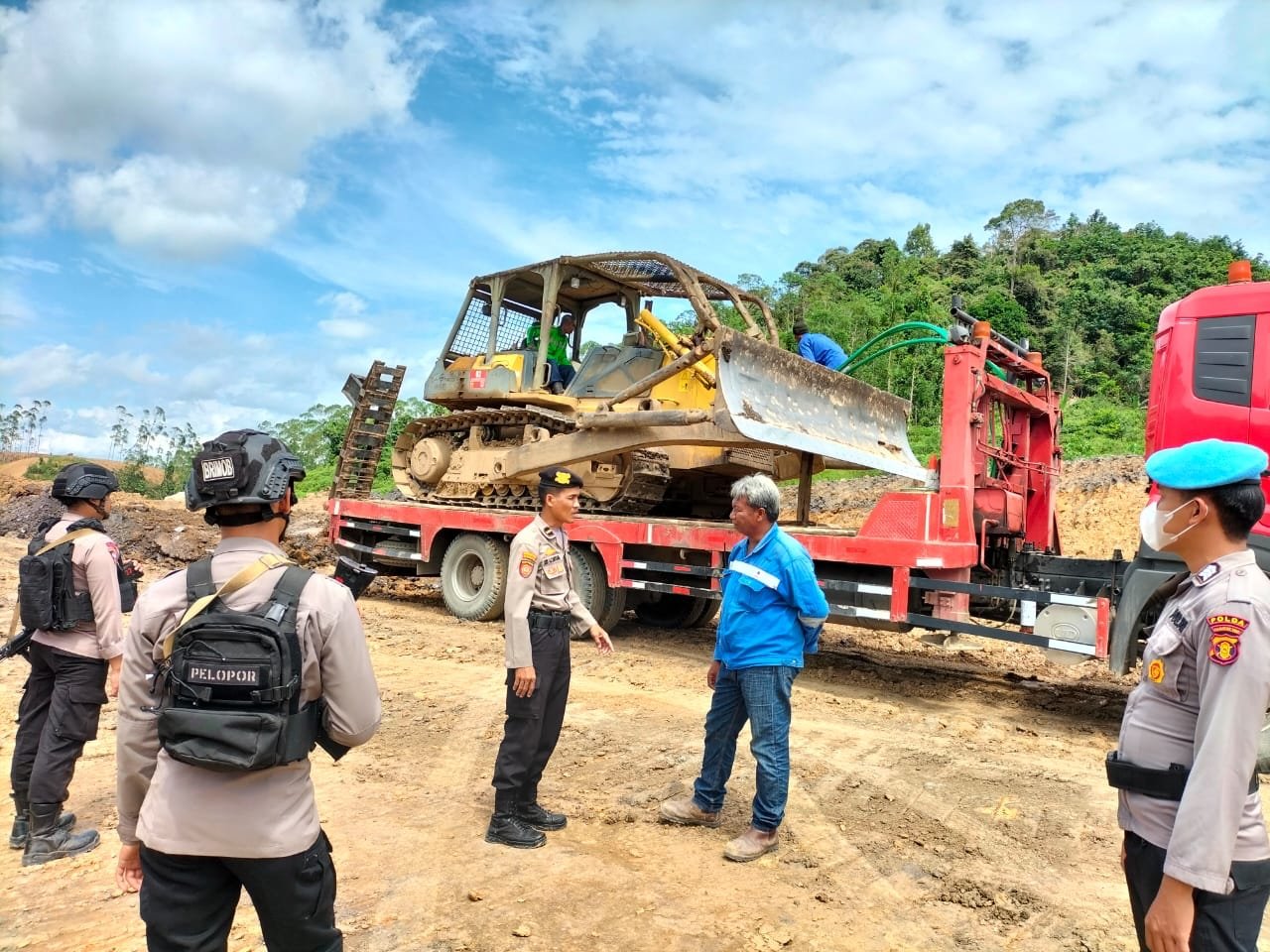 Guna Cegah Gangguan Kamtibmas di KIPP Satgas Ops Nusantara Polda Kaltim Laksanakan Patroli