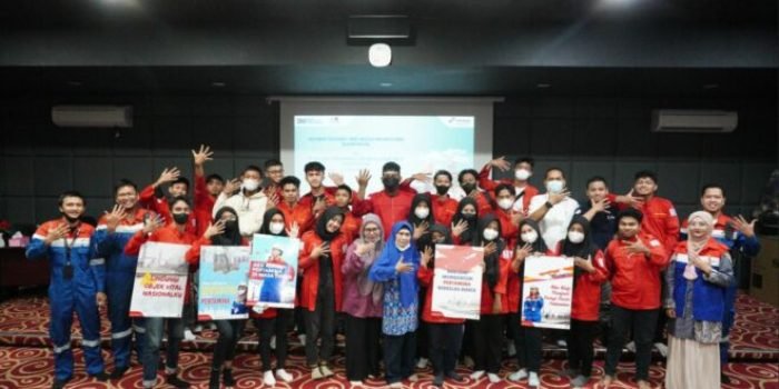 Siswa didampingi guru dari SMK Migas Insan Kamil melakukan kunjungan belajar ke PT Kilang Pertamina Internasional (KPI) Unit Balikpapan. Foto: HO/PT KPI Unit Balikpapan.