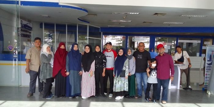 Aliston Buana Wisata Lepas Jamaah Umrah Via Lounge Mahakam di Bandara APT Pranoto Samarinda