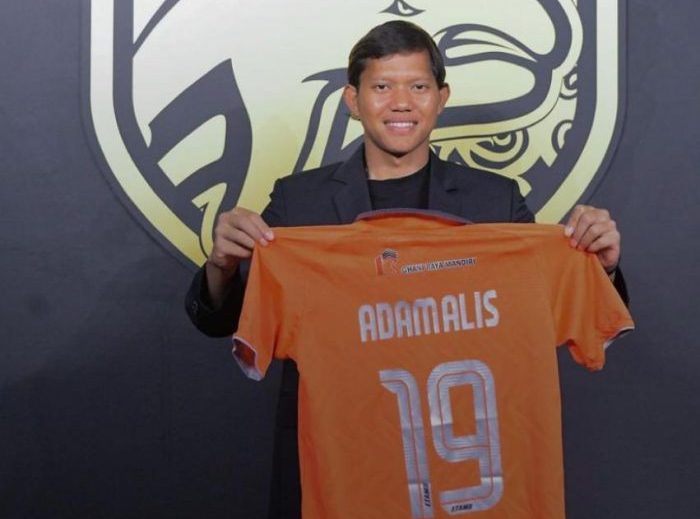 Adam Alis Resmi Berkostum Borneo FC. Foto: IG Borneo FC.