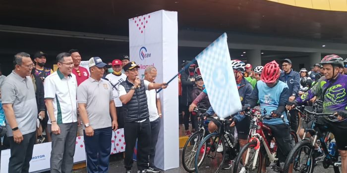 Ribuan Peserta Fun Bike Ramaikan HUT ke 35 Kaltim Post 