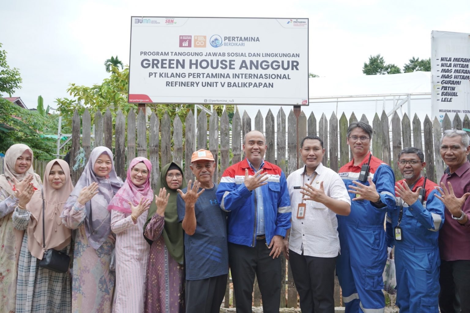 Dukung Kampung Tematik, Manajemen PT KPI Unit Balikpapan Gelar MGTC Tinjau Green House Anggur