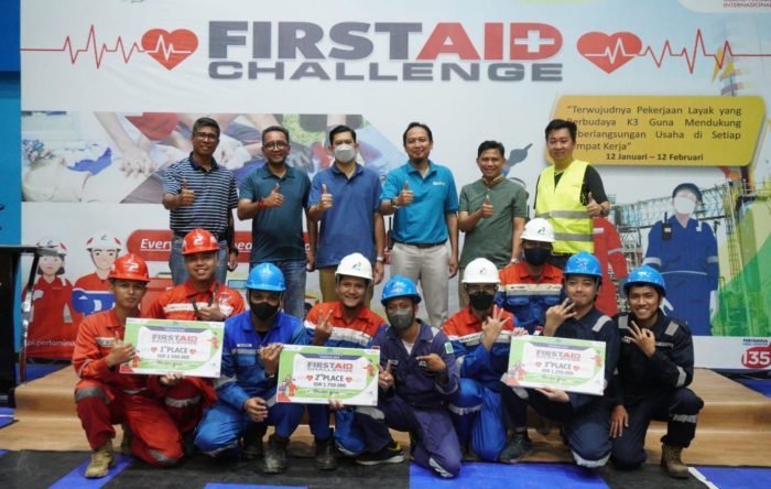 PT Kilang Pertamina Internasional (KPI) Unit Balikpapan menguji ketangkasan pekerja dalam menghadapi keadaan darurat dengan menggelar Lomba First Aider di Gelora Patra, Prapatan, Balikpapan Kota, Sabtu (11/2/2023). Foto: HO/PT KPI Unit Balikpapan.