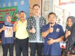 Kepala Otorita Ibu Kota Nusantara (OIKN) Bambang Susantono bersama pedagang mie ayam bakso Solo “Lek No" Kasno. Foto: BorneoFlash.com/Ist.