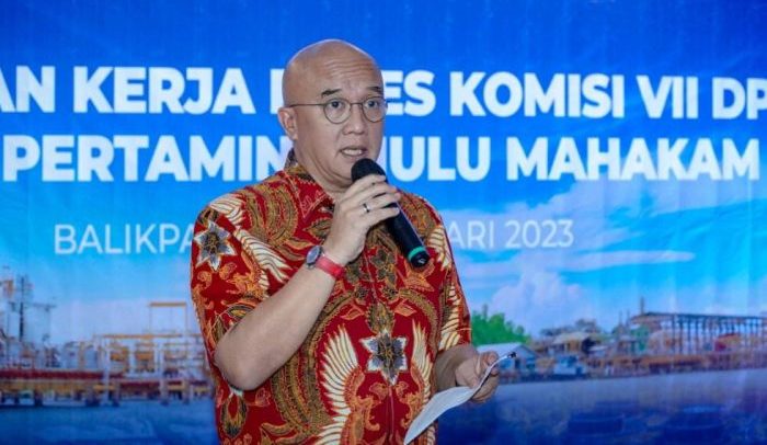 H. Dony Maryadi Oekon, ST dari Fraksi PDI Perjuangan yang bertindak sebagai Ketua Tim Kunjungan Kerja saat memimpin diskusi pada acara Focus Group Discussion. Foto: HO/PT PHM.
