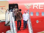 Presiden RI Ir. H. Joko Widodo didampingi Ibu Iriana Joko Widodo tiba di Kota Balikpapan, Rabu (22/2/2023). Foto: HO/Humas Polda Kaltim.