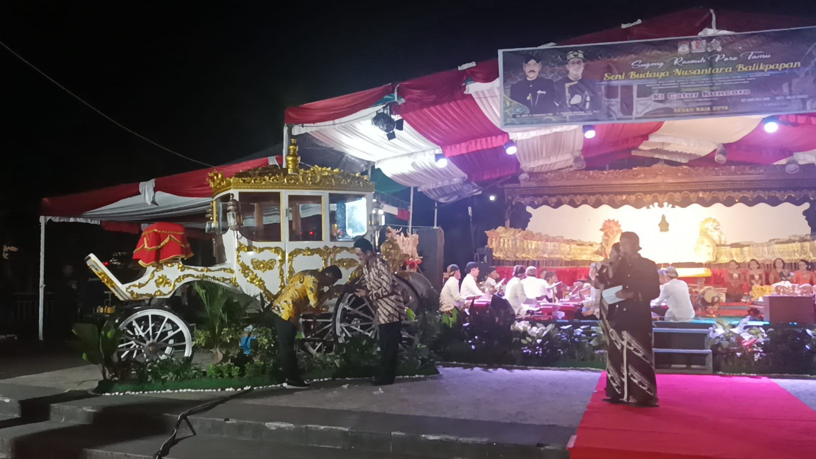 Pemberian Kereta Garuda Kencana dari Pangeran Keraton Yogyakarta Gusti Bendoro Pangeran Haryo (GBPH) Yudhaningrat atau Gusti Yudha, di BSCC /Dome pada hari Sabtu (25/2/2023) malam.