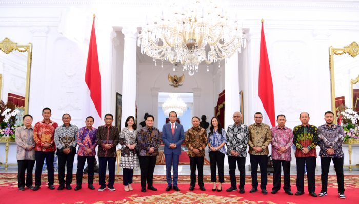 Pertemuan antara jajaran pengurus dan Komite Eksekutif (Exco) PSSI dengan Presiden RI Joko Widodo di Istana Merdeka, Jakarta, Senin (20/2/2023). Foto: HO/pssi.org.