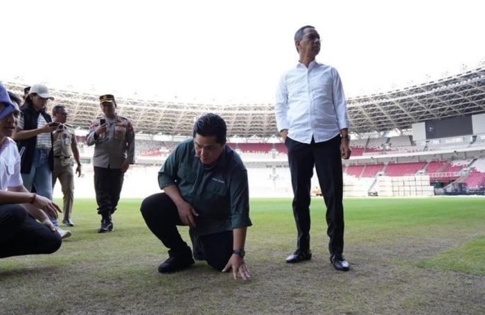Ketua Panitia Penyelenggara FIFA U-20 World Cup 2023 (LOC), Erick Thohir, menutup tour kunjungan ke enam venue Piala Dunia U-20 dengan mendatangi Stadion Utama Gelora Bung Karno (SUGBK), Jakarta, pada Senin (14/3/2023). Foto: HO/pssi.org