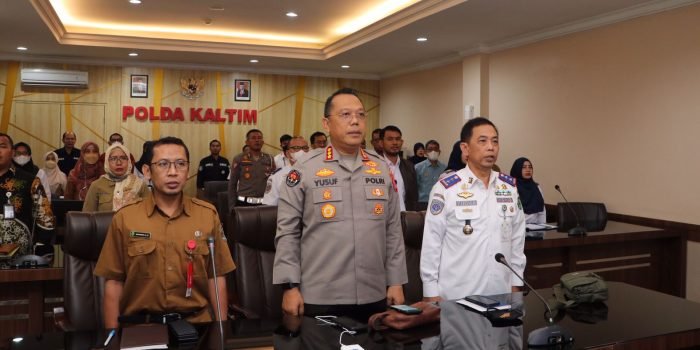 Polda Kaltim ikuti dialog publik Keterjangkauan Pangan, Kesiapan Sarana dan Prasarana Transportasi Publik Jelang Mudik Lebaran 2023 di Ruang Rapat Kapolda Kaltim. Foto: HO/Humas Polda Kaltim.