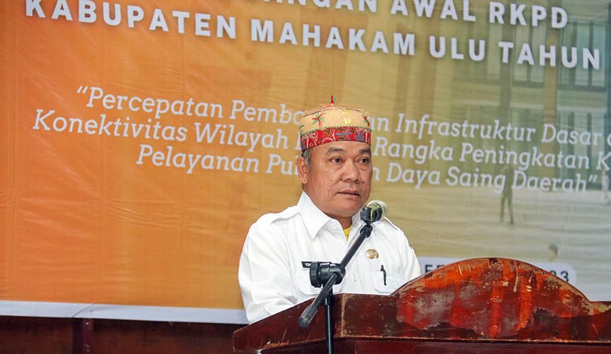 Wakil Bupati Mahakam Ulu membuka Forum Konsultasi Publik RKPD 2024 dengan tema 'Membangun Prioritas Pembangunan Daerah'. Foto: Humas/Prokopim