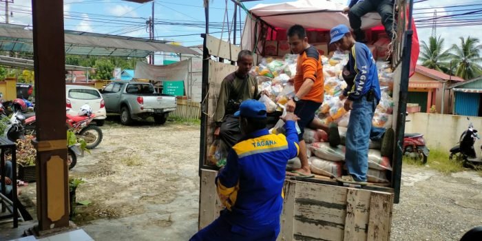 Ringankan Beban Warga Korban Banjir di Long Kali, Pemkab Paser Saluran 600 Paket Sembako