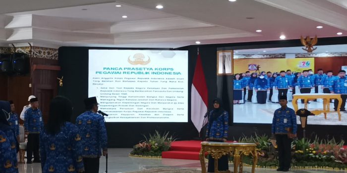 Sekda Provinsi Kaltim Lantik dan Kukuhkan Dewan Pengurus KORPRI Kota Balikpapan Tahun 2023-2028