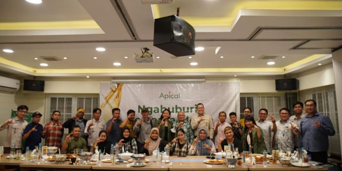 Apical Group bersama media Se Kota Balikpapan, dalam kegiatan Ngabuburit Bersama Apical, pada hari Senin (10/4/2023). Foto: BorneoFlash.com/Niken Sulastri.